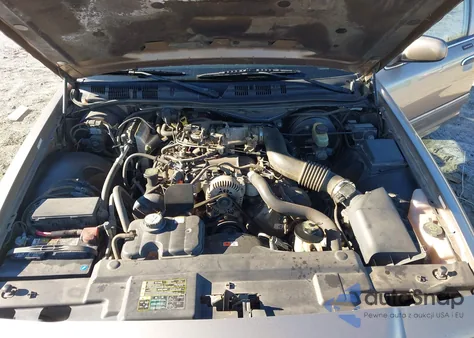 2003 Mercury Grand Marquis Gs z USA, uszkodzony, nr VIN 2MEFM74W63X703192